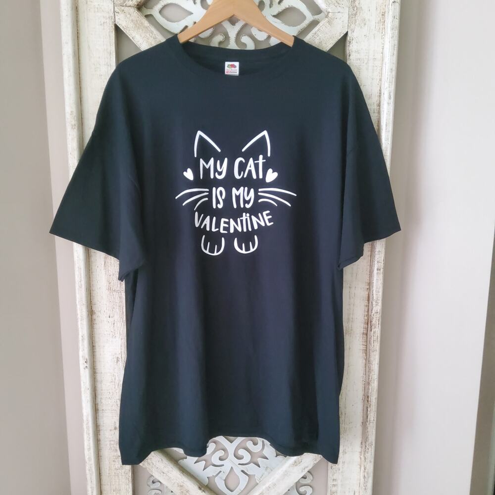 Fruit of the Loom Women's Plus Short Sleeve Graphic T-Shirt Tee Cat Valentine
